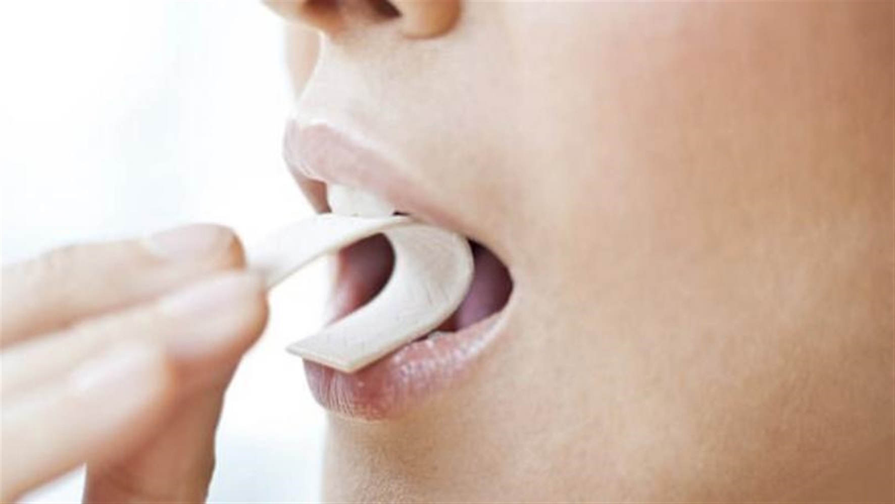 العلكة يمكن أن تدفع إلى تناول الطعام بطريقة غير صحية