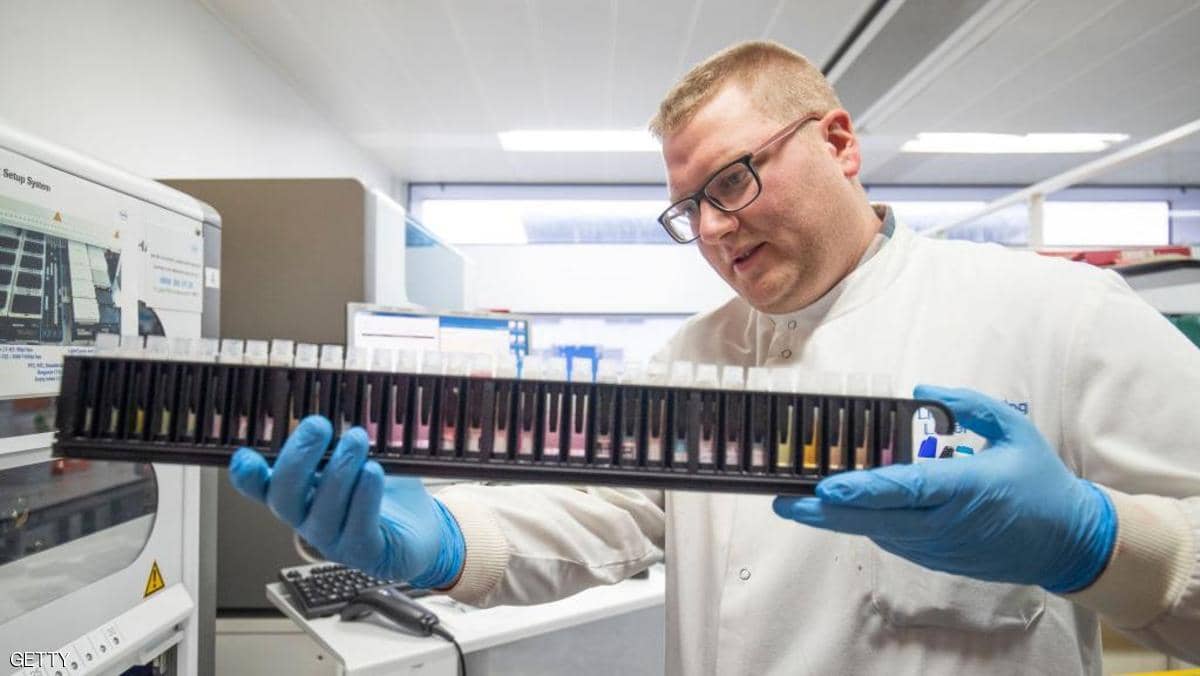 متى سيتمكن العلماء من تطوير لقاح لوباء كورونا؟