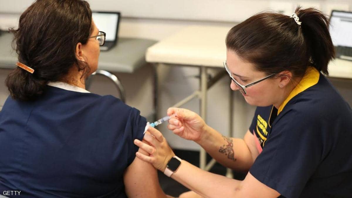 سباق اللقاحات ضد كورونا.. هل يحمل الصيف مفاجآت سارة؟