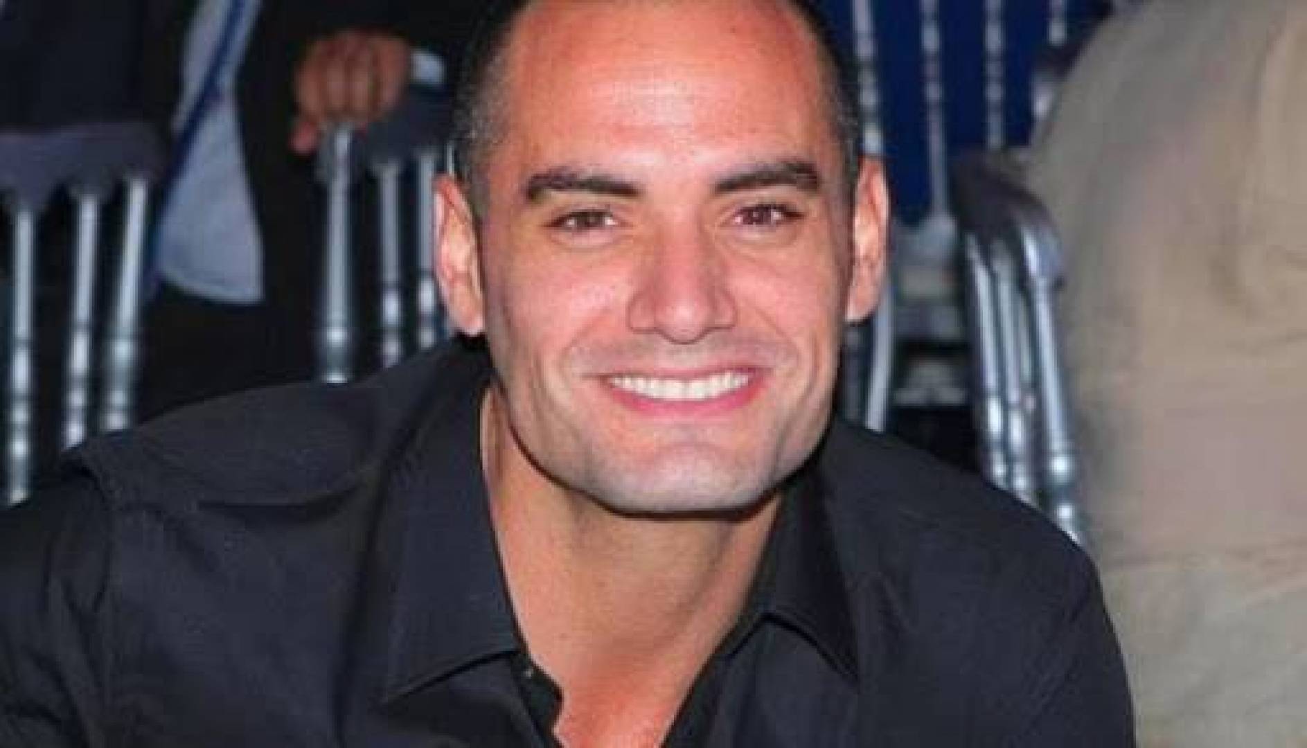 إعلامي وممثل مصري يروي معاناته في "طوابير الذل": حكومة لبنان تكره شعبها