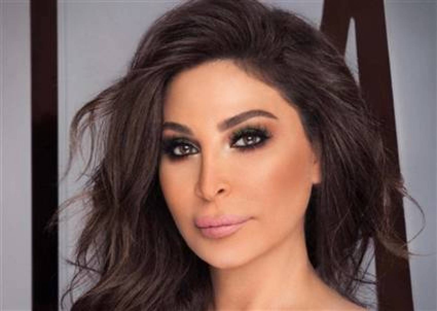 إليسا تستعدّ لإطلاق مبادرة لمساعدة السيدات