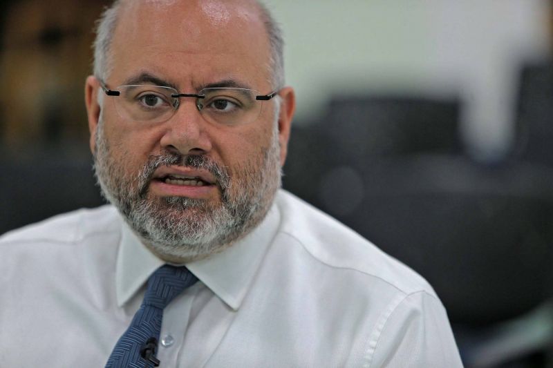 أبيض يحذّر من واقعٍ استشفائي كارثي.. "البعض يحتاج طبابةً ولا يستطيع دخول مستشفى"