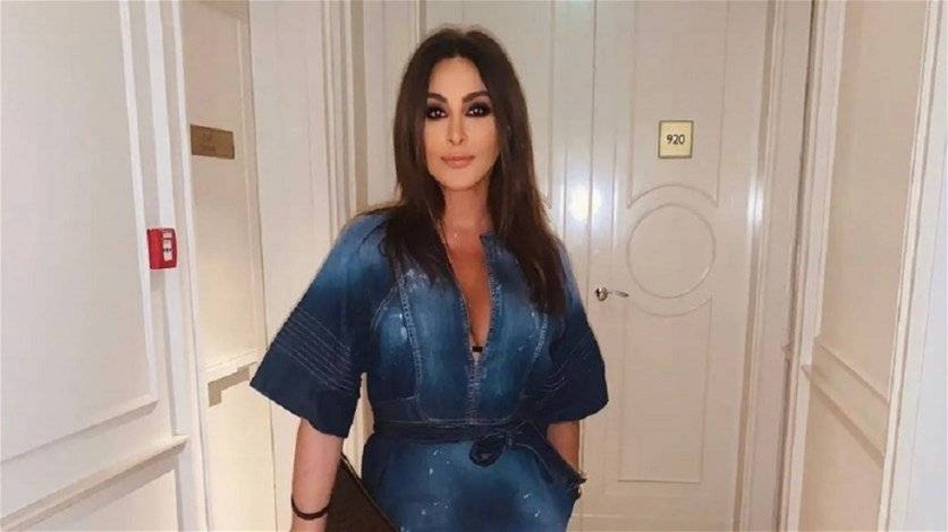 "هدية مؤثرة" لإليسا على المسرح