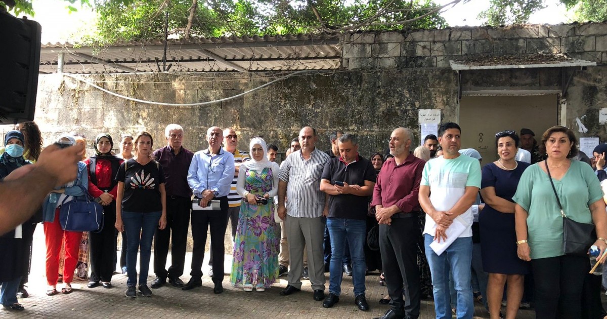 أساتذة التعليم الرسمي اعتصموا أمام سرايا صيدا : لتفويت الفرصة على من يريد تدمير المدرسة الرسمية