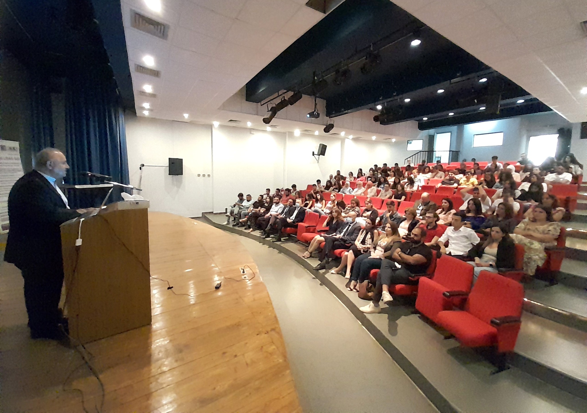 الأب دكاش رعى افتتاح العام الجامعي في اليسوعية - الجنوب: جامعة التميز والجودة والتضامن الإجتماعي والمواطنة والحوار