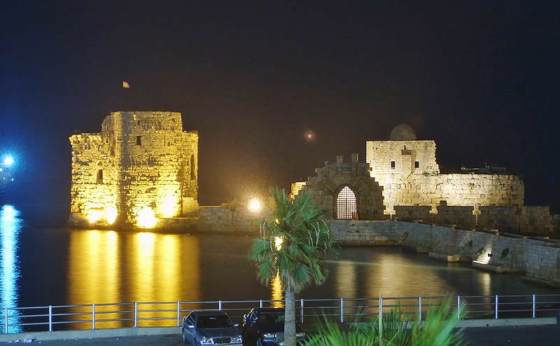 انارة قلعة صيدا البحرية وزيرة صيدا في شهر رمضان
