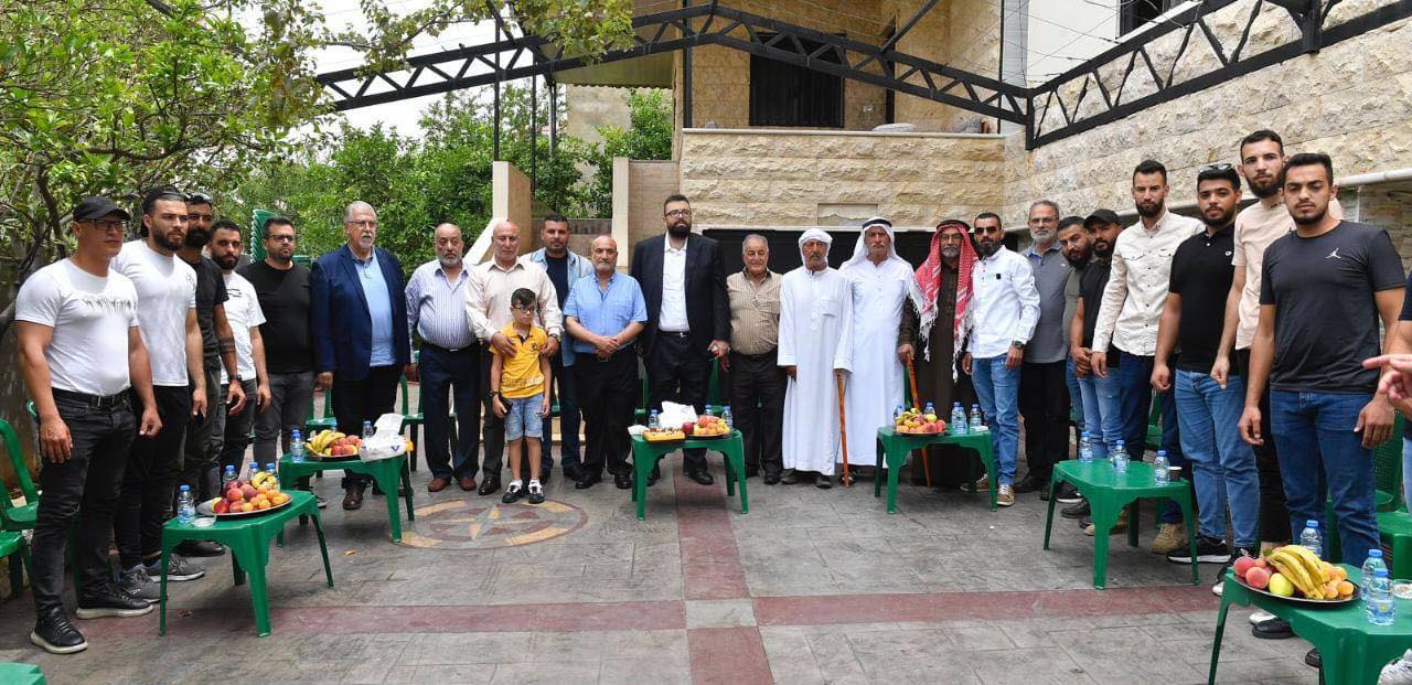 العشائر العربية في خلدة تستنكر تطاول أحد المواقع على أحمد الحريري: زيارته مكاشفة .. ونبقى للسيف والضيف وغدرات الزمن