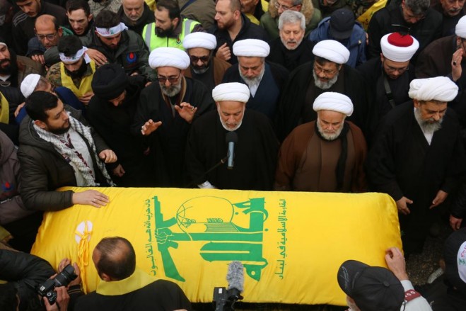 حزب الله وأهالي حومين التحتا شيعوا الشهيد على طريق القدس حسن عيسى