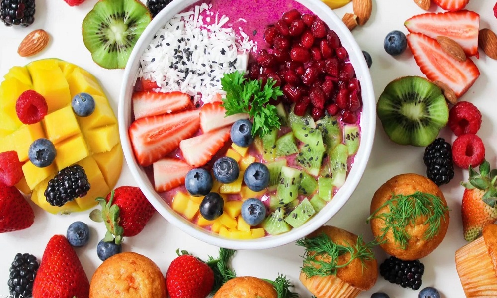 أطعمة غنية بالكولاجين تجعلك تبدو أصغر سناً