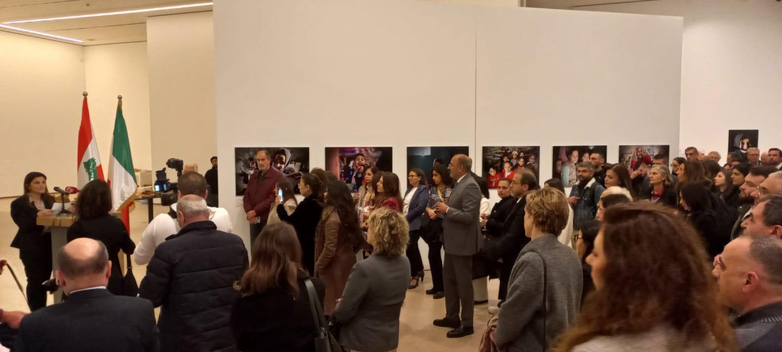 معرض للصور يوثق المبادرات الإيطالية في قطاع التعليم اللبناني