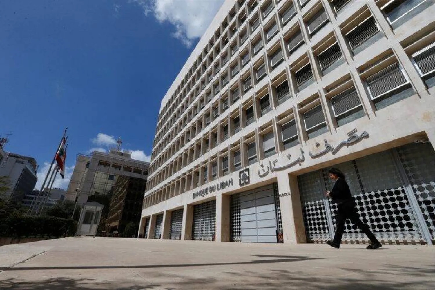 إنصاف المودعين يمر عبر فتح دفاتر المصارف كما المركزي