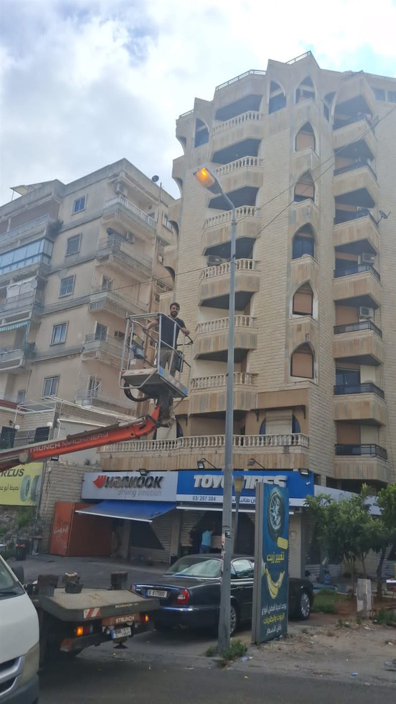 إضاءة شارع مرعي أبو مرعي الرئيسي في الهلالية: انطلاقة عملية لتحسين البنية التحتية