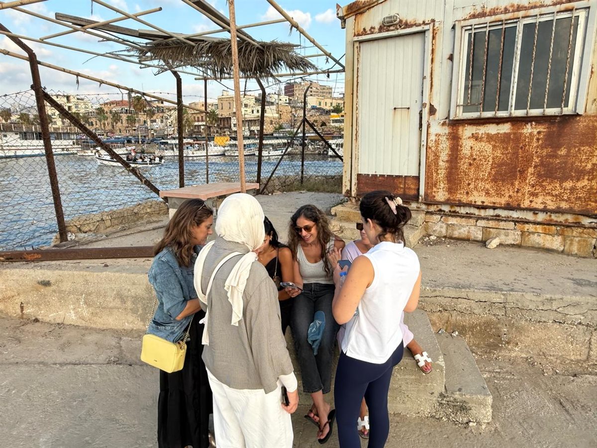 صيدا تستعد لمهرجاناتها السياحية بنسختها السادسة واللجنة المنظمة تتابع التحضيرات على رصيف المرفأ القديم