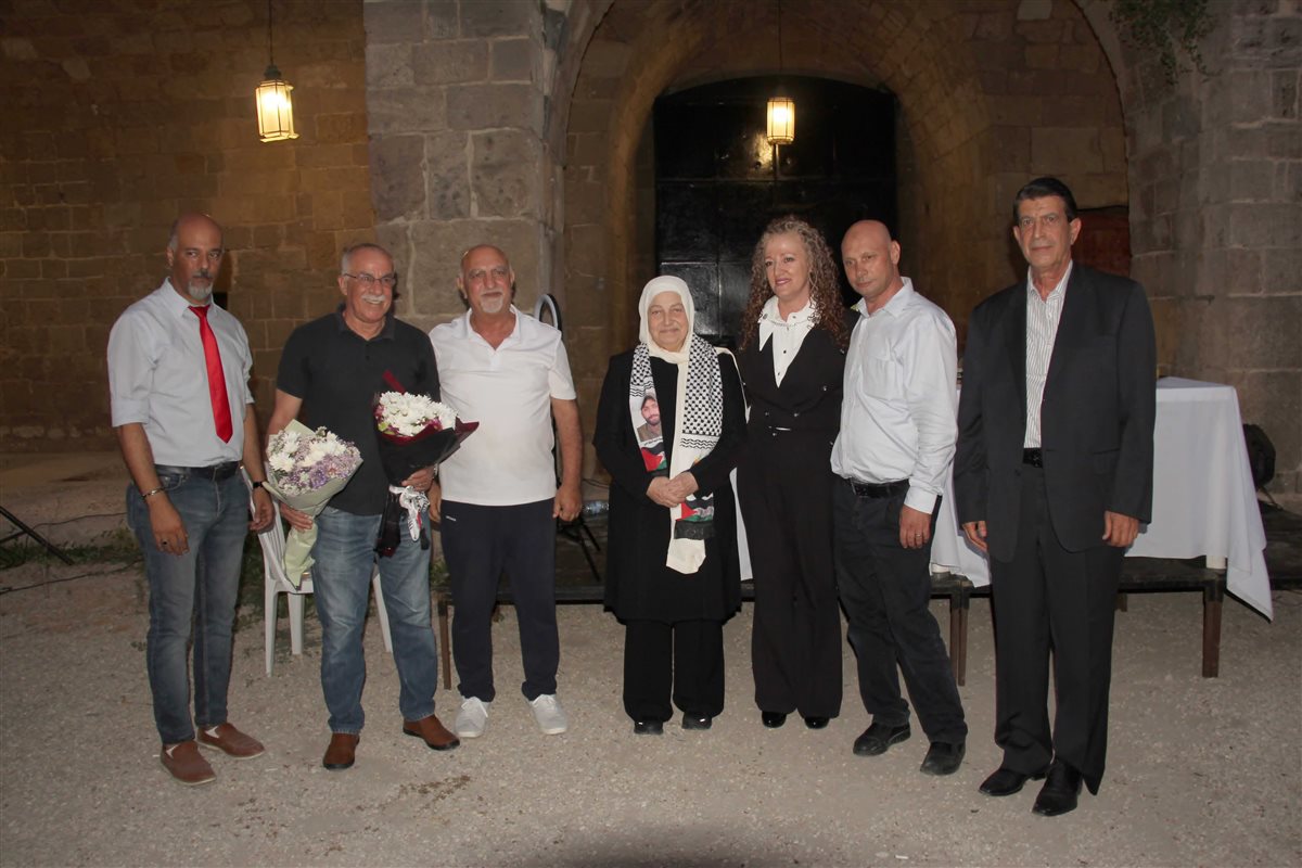 خان الإفرنج يشهد " التحدي الزجلي الكبير" بين الشاعرين نديم زين شعيب وعمر زيداني