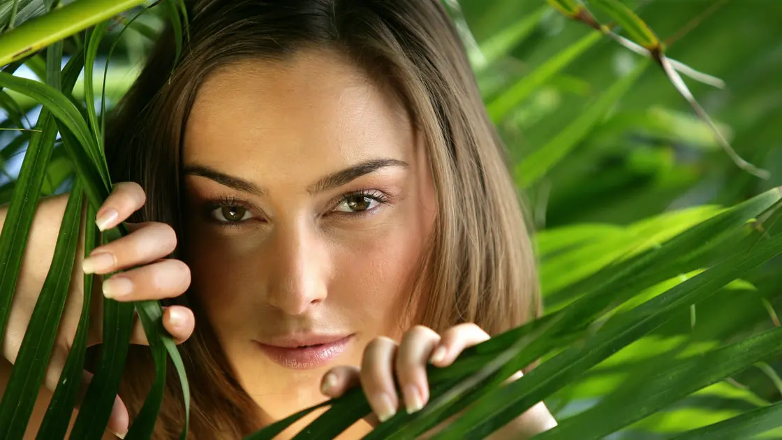 فيتامين أساسي يحارب التجاعيد والبقع الداكنة