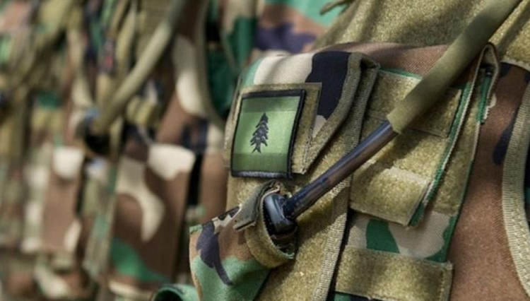 الجيش ينشر تفاصيل مطاردة السفينة "HAWK LLL" : توقيف 22 شخصًا وإصابة 3 عسكريين