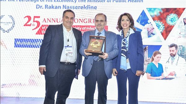 الجمعية اللبنانية للأمراض الجرثومية تُكرّم الدكتور عبد الرحمن البزري تقديراً لإنجازاته في حقلي الصحة العامة والطب