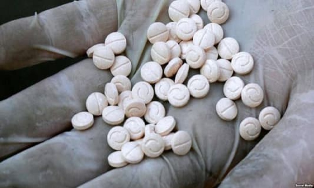 الجيش واصل ملاحقة المخلين بالأمن ومكافحة المخدرات وإتلافها ويضبط آلات لتصنيعها ونحو 52 ألف حبة كبتاغون