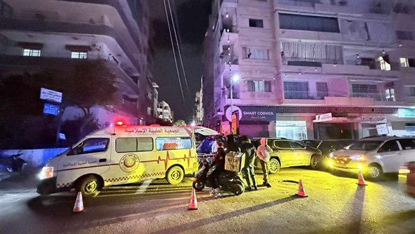إصابة نتيجة حادث تصادم بين سيارتين على الطريق العام في عبرا شرق صيدا