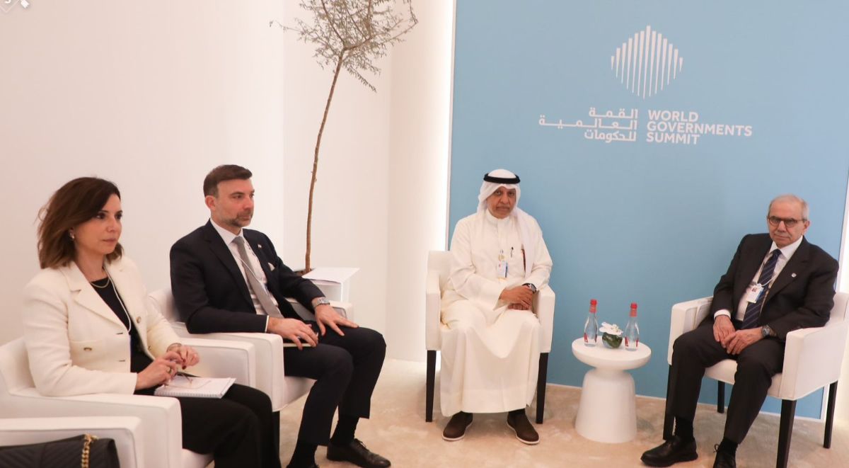 سلام بحث مع الصندوق العربي للإنماء في تعزيز قدرات مجلس الإنماء والإعمار: للإسراع في إرسال بعثة متخصصة للبتّ بالمشاريع العالقة ودراسة إطلاق مشاريع جديدة