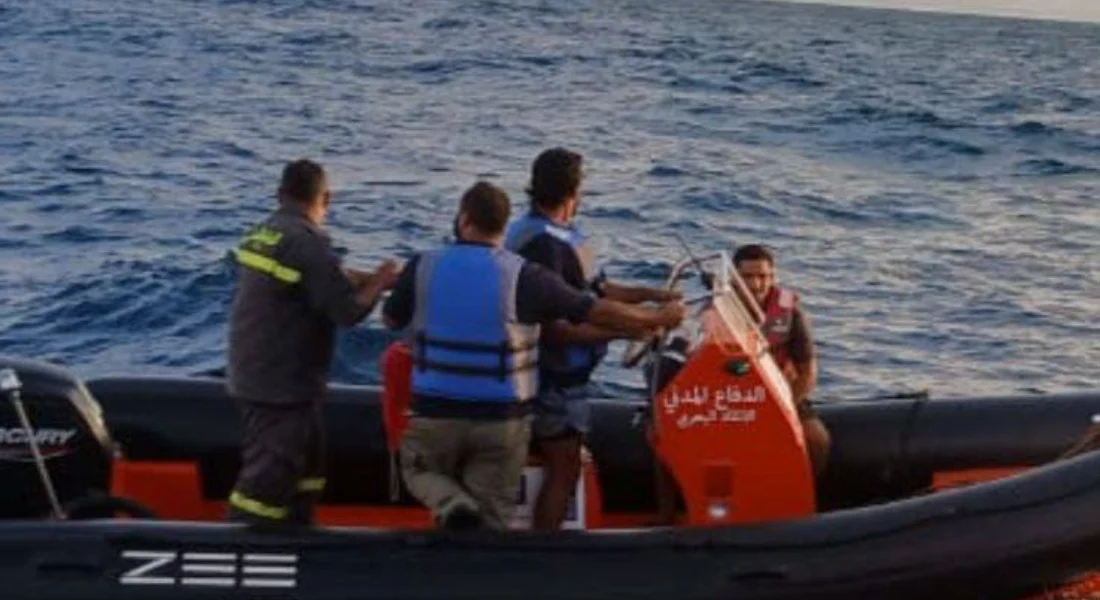 غرق مركب صيد في مرفأ الأوزاعي واستمرار البحث عن مفقود