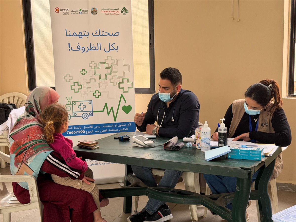 العيادة النقالة لمؤسسة معروف سعد.. نبض إنساني يرافق النازحين في صيدا