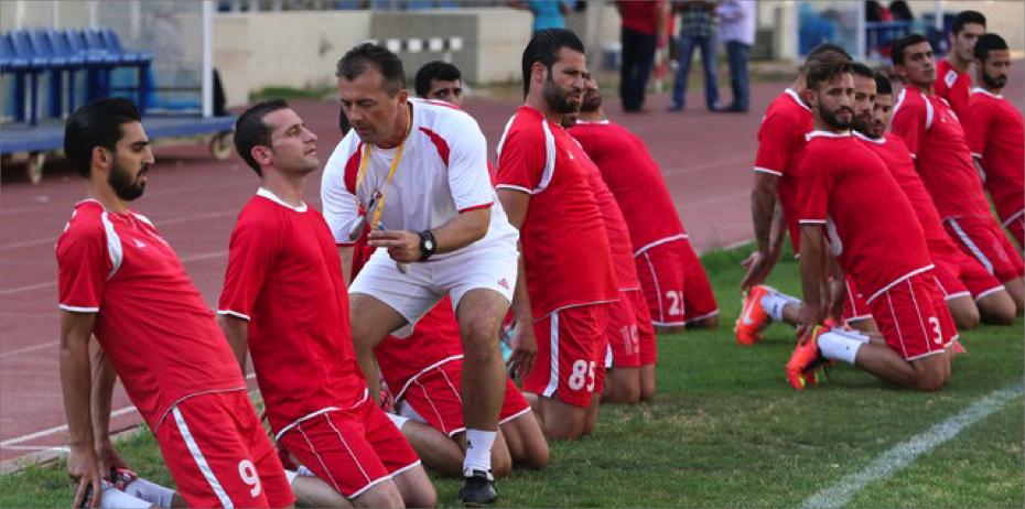 الجهاز الفني لمنتخب لبنان يتحضر لنهائيات كأس آسيا في كرة القدم