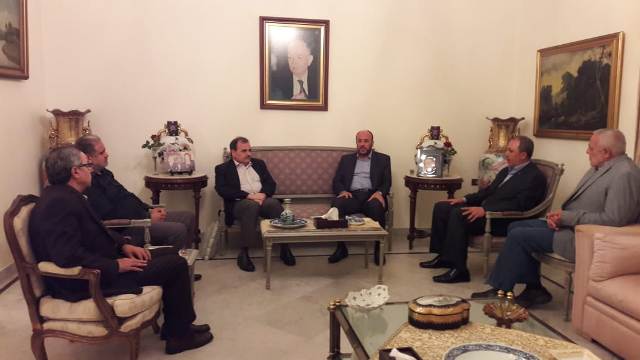 البزري عرض مع وفد من حماس التطورات الأخيرة في غزة