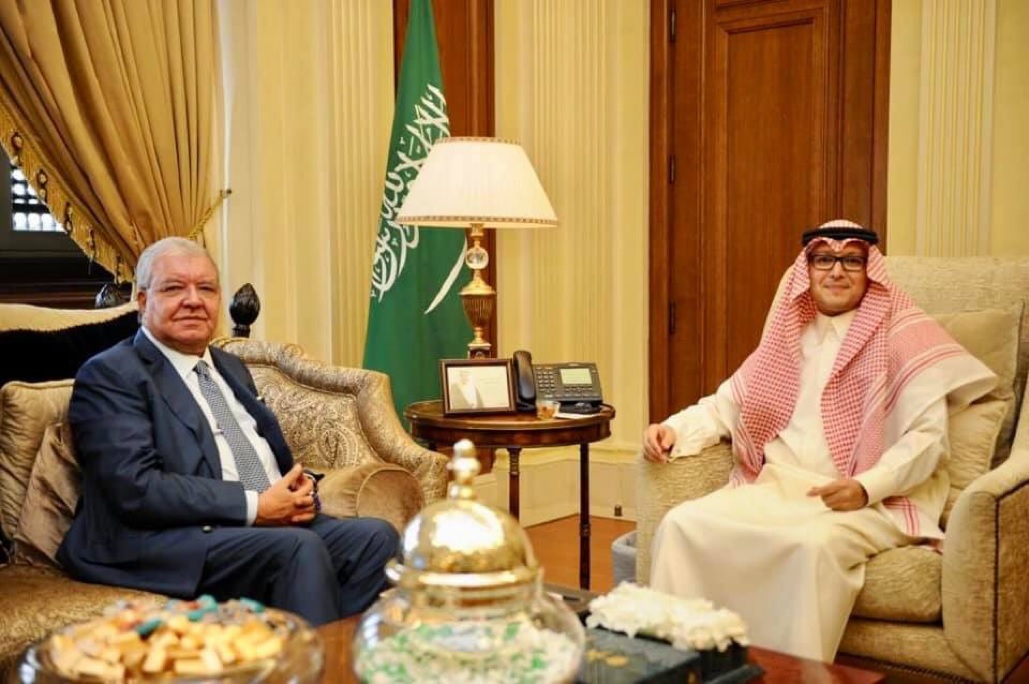 البخاري استقبل المشنوق وعرضا الاوضاع في لبنان والمنطقة