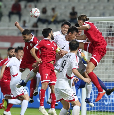المنتخب اللبناني يعود من كأس أسيا ومصير رادولوفيتش معلق