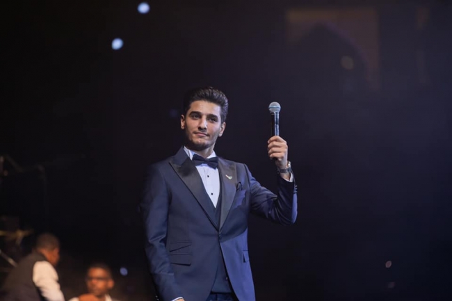 للعام الثاني على التوالي  الفنان محمد عساف نجم مسرح المجاز بإمارة الشارقة