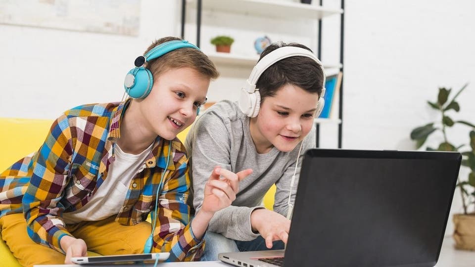 كيف يمكنك تفعيل الرقابة الأبوية بويندوز 10 لحماية أطفالك؟
