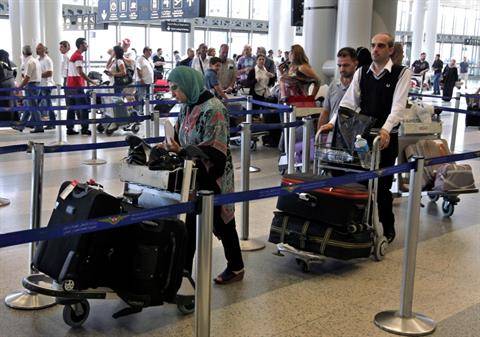 موجة الهجرة الثالثة: 36% من اللبنانيّين يريدون المغادرة