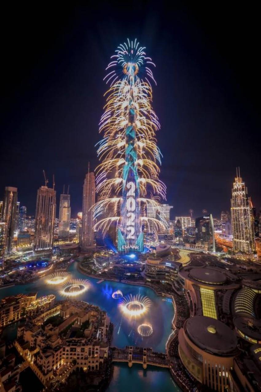 بالفيديو : دبي تستقبل 2022 بالحفلات الموسيقية والعروض الضوئية