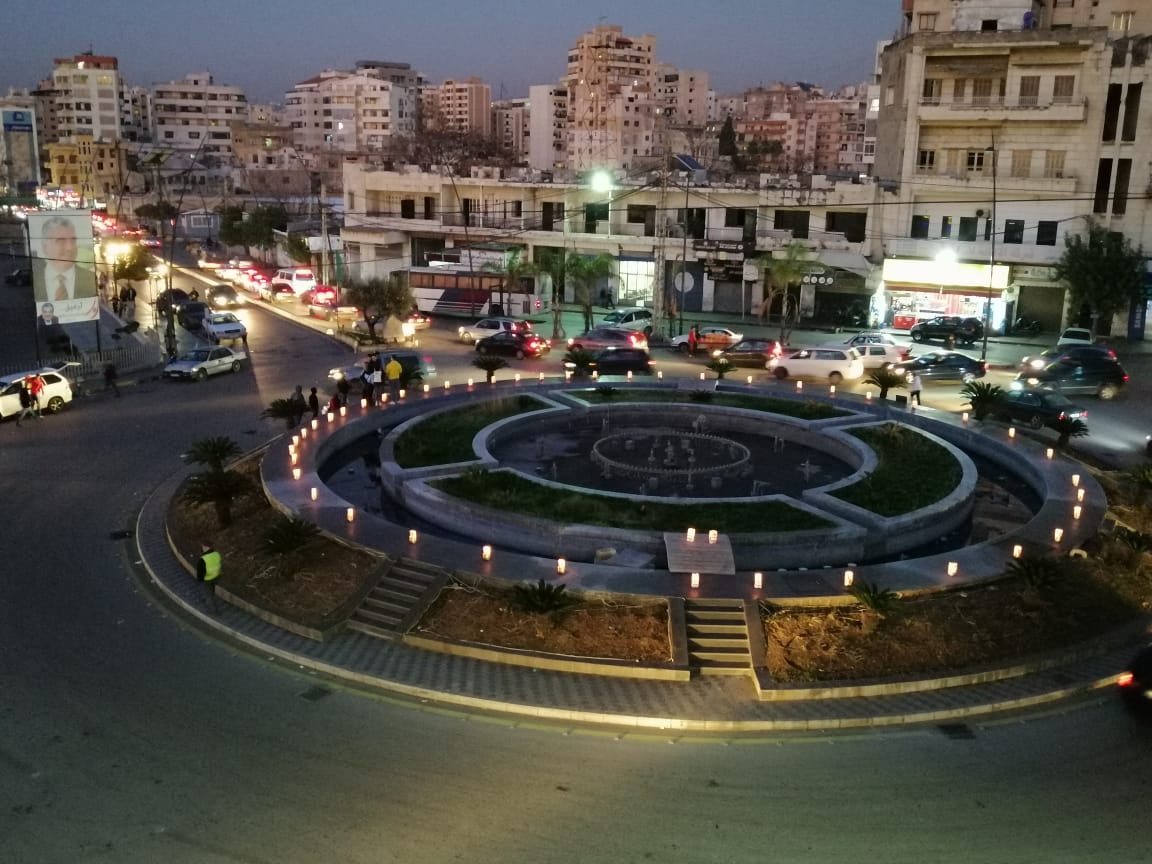 شموع الحب والوفاء لرفيق الحريري تضيء "نجمة صيدا"