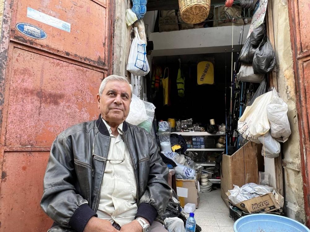 من صيدا تُصدّر الشِباك والصنانير والقصب .. لكل الصيادين من الناقورة جنوباً إلى العبدة شمالاً
