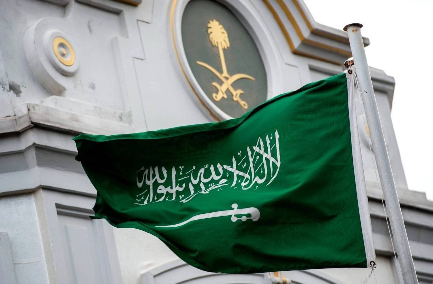 السعودية تجدد دعوة مواطنيها لمغادرة لبنان "بشكل فوري"