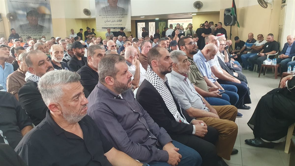 وفد كبير من حزب الله برئاسة النائب أبو حمدان شارك بالحفل التأبيني الحاشد للشهيد القائد خليل المقدح في صيدا