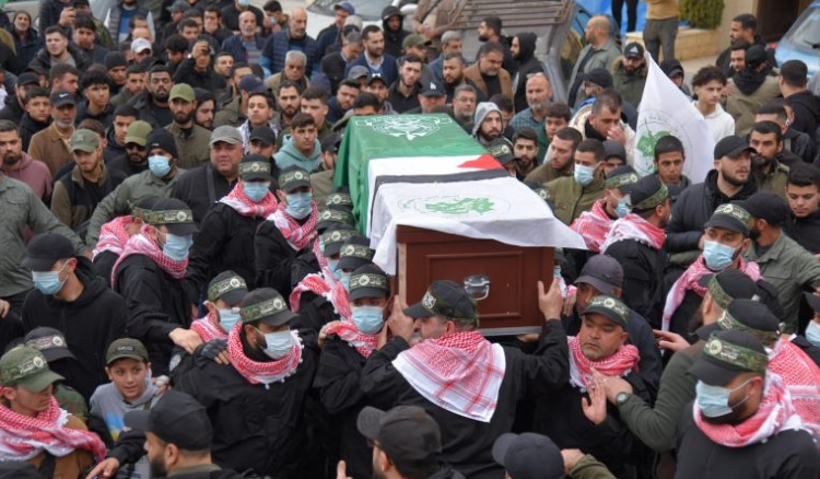 "حماس" شيعت شهيدها محمد شاهين في صيدا ومشعل نوه بمسيرته الجهادية وكلمات أكدت أن تحرير الأوطان لا يتحقق الا بالتضحيات