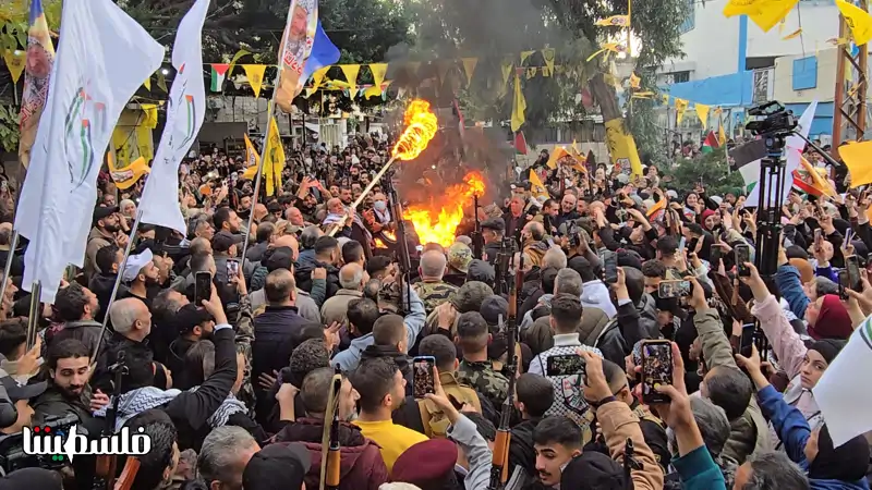 وفاء لمسيرة الثورة.. حركة فتح تحيي الذكرى الحادية والستين لانطلاقتها في عاصمة الشتات الفلسطيني مخيم عين الحلوة