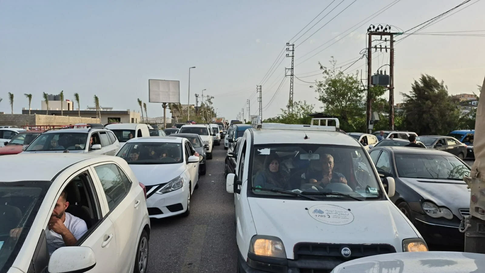 photodune-3834701-laughing-girl-xs