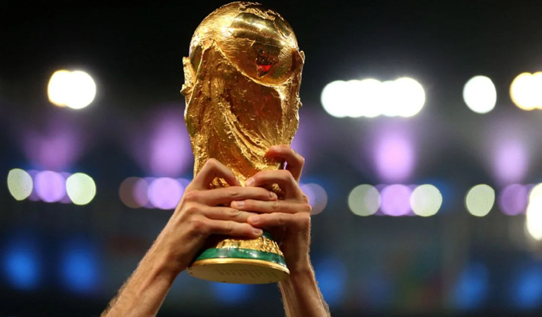 photodune-3834701-laughing-girl-xs