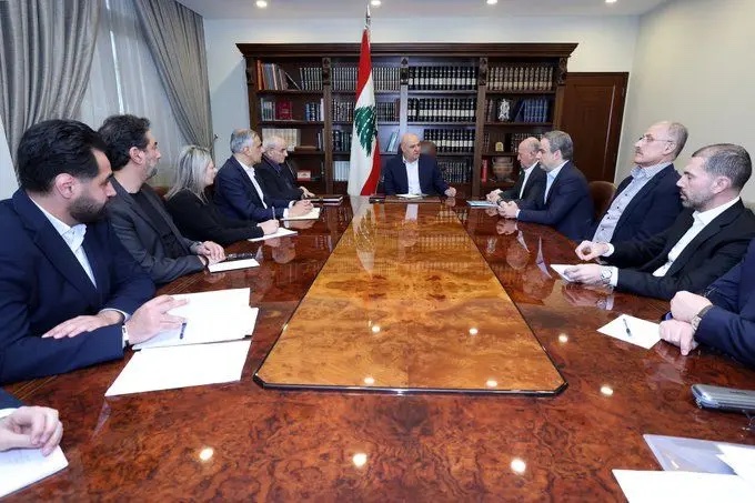 الرئيس عون عرض مع وزير الدفاع وعدد من النواب المداولات المتعلقة  باقتراح قانون العفو العام&rlm; سياسة