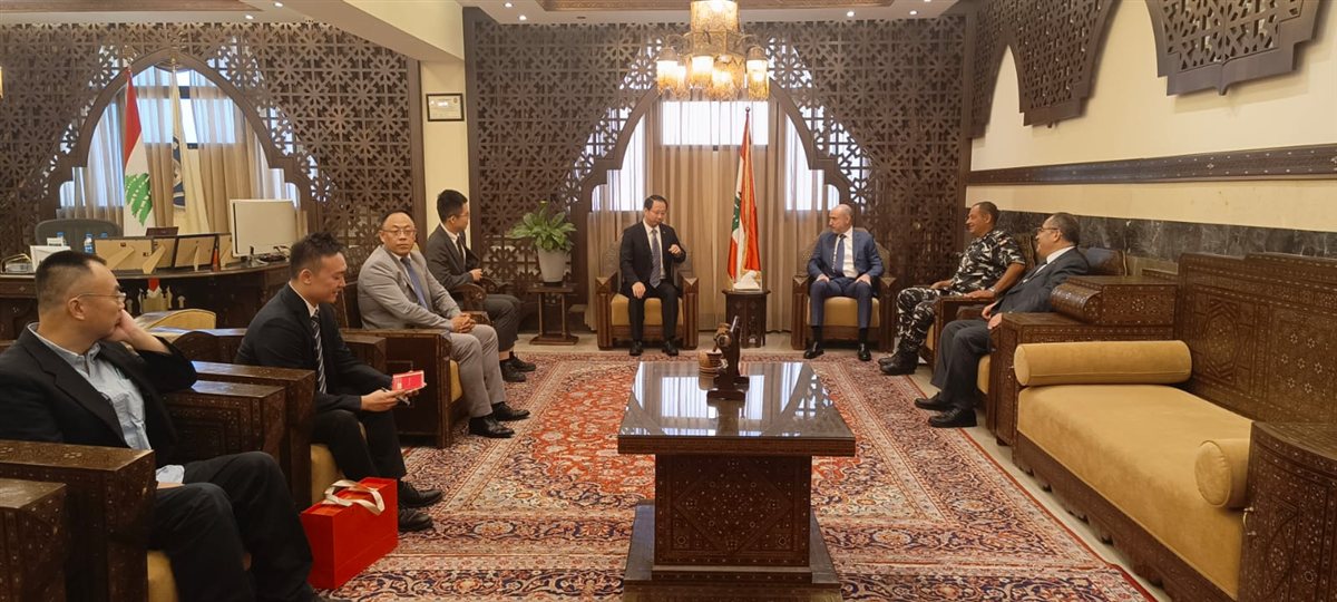 السفير الصيني زار محافظ الجنوب على راس وفد: دعمنا مستمر للبنان لتحقيق سيادته واستقلال اراضيه